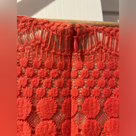 Laura Plus Coral Overlay Shear Lace shift dress with 3/4 length Boho fringe - Picture 7 of 12